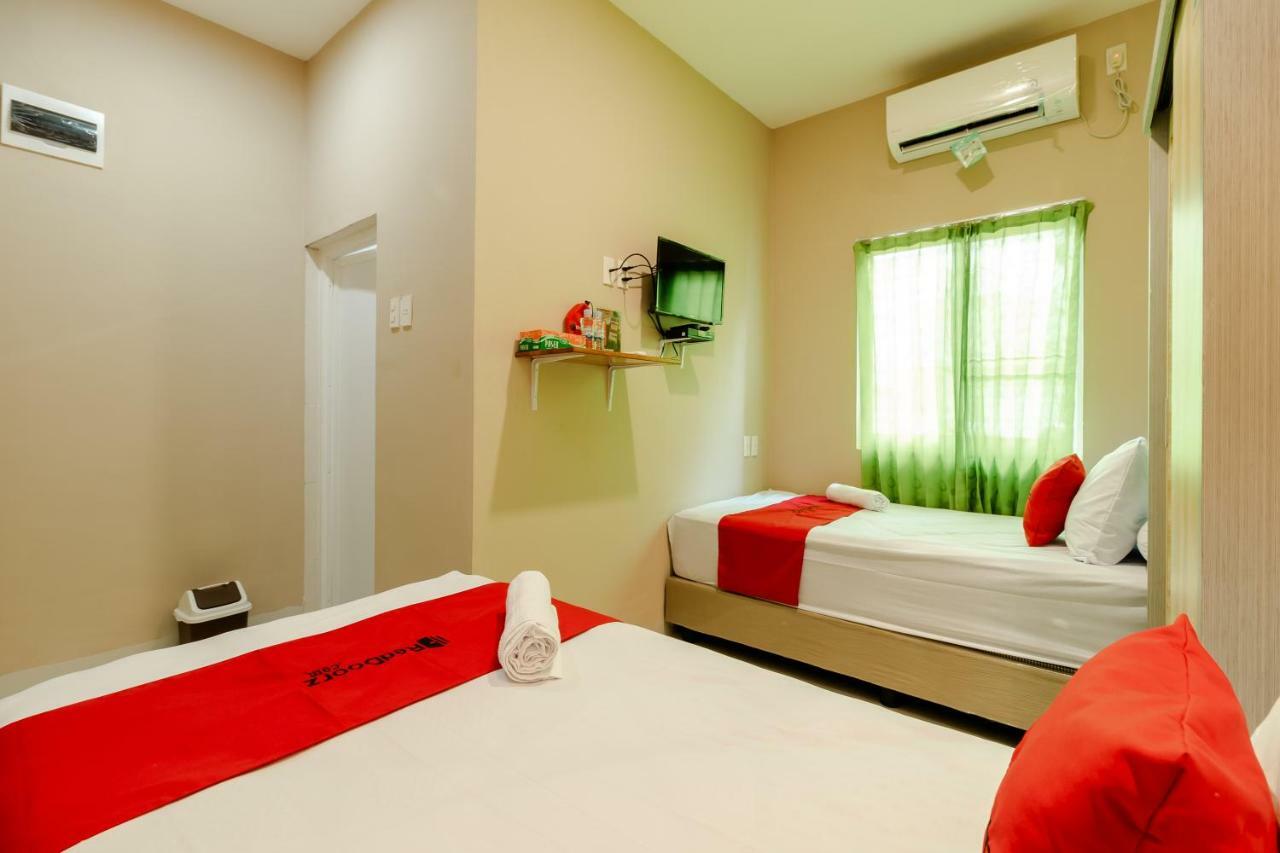 เรดดอร์ซ เชาเรียะฮ์ แอท ปังลิมา โปเลม อาเจะฮ์ Hotel บันดาอาเจะห์ ภายนอก รูปภาพ